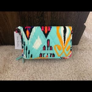 Vera Bradley Wallet / Wristlet / Crossbody